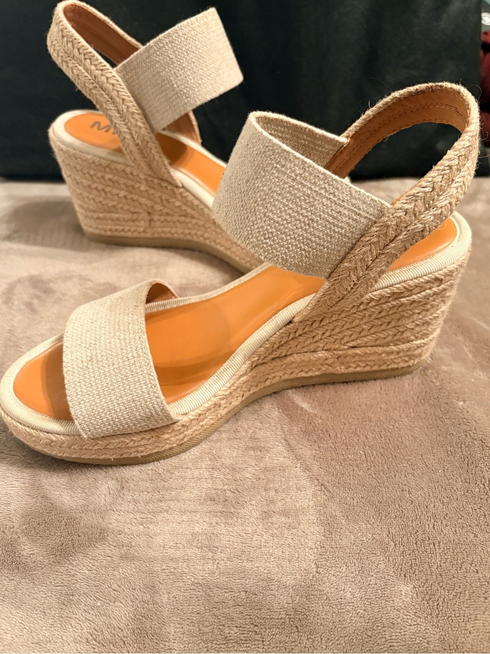MIA Off White Espadrille Wedge Sandals Size 8